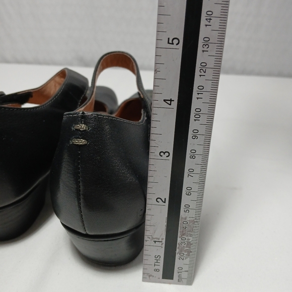 Taos  Samba Black Leather Mary Jane Shoes. Size 8 - Picture 5 of 12